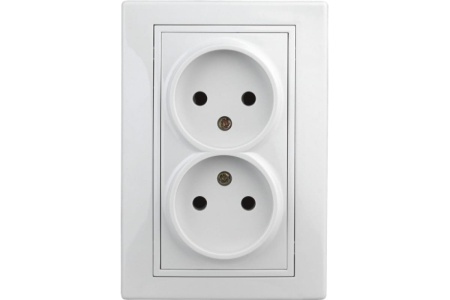 Розетка Intro Plano 1-204-01 без заземления двойная 2х2P, 16А-250В, IP20, СУ, Plano, белый